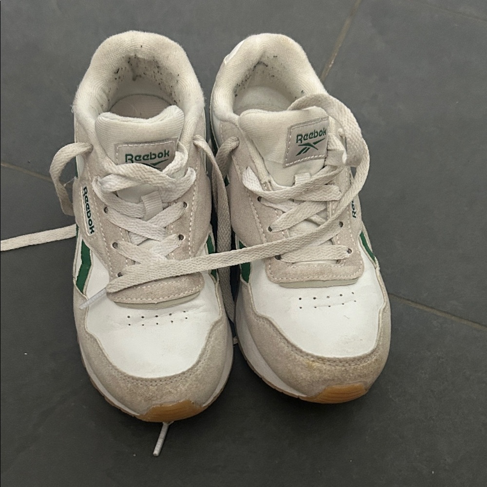 Reebok Kids Sneakers in White and Green